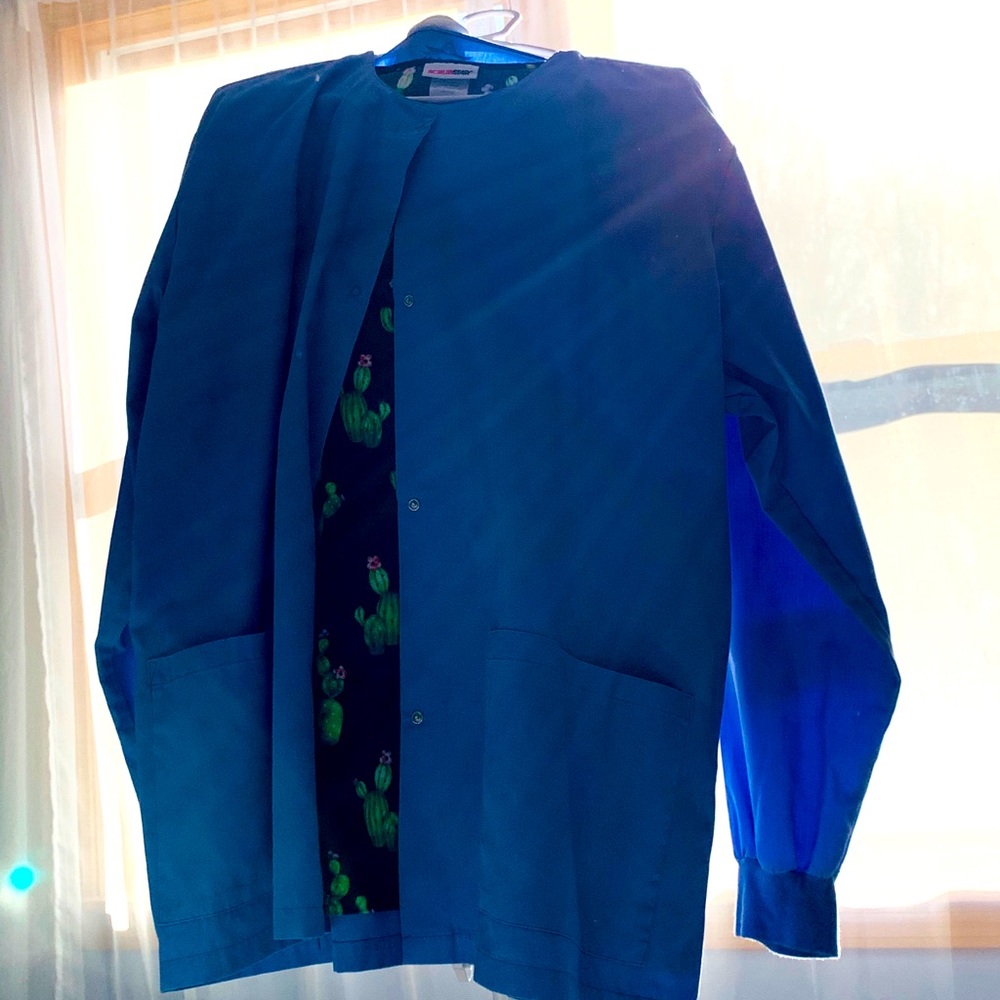 CLASSIC 3- POCKET SCRUB WARM-UP  JACKET